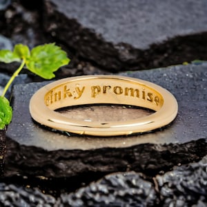 Anillo de promesa Pinky, perfecto para parejas o como regalo especial, diseño simbólico y elegante, joyería para seres queridos, anillo de promesa encantador para ella imagen 1