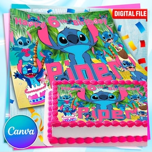 Puede incluir: Una tarta de cumpleaños con glaseado rosa y blanco, con una imagen colorida del personaje Stitch. La tarta está decorada con las palabras "Happy 6th Birthday Piper". Una imagen a juego está en una tarjeta en el fondo.
