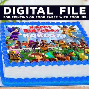 Könnte beinhalten: Ein rechteckiger Kuchen mit blauer Glasur und einem farbenfrohen Bild mit Roblox-Charakteren. Der Kuchen trägt die Aufschrift "Happy Birthday Roblox" und "Digital File". Der Kuchen ist mit blauer Glasur verziert.