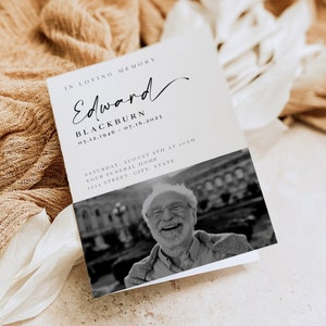 Peut inclure: Une photo en noir et blanc d'un homme souriant, avec le texte "In loving memory Edward Blackburn 03.12.1946 - 07.16.2023" et "Saturday, August 5th at 10am Your Funeral Home 1234 Street, City, State" imprimé sous la photo.