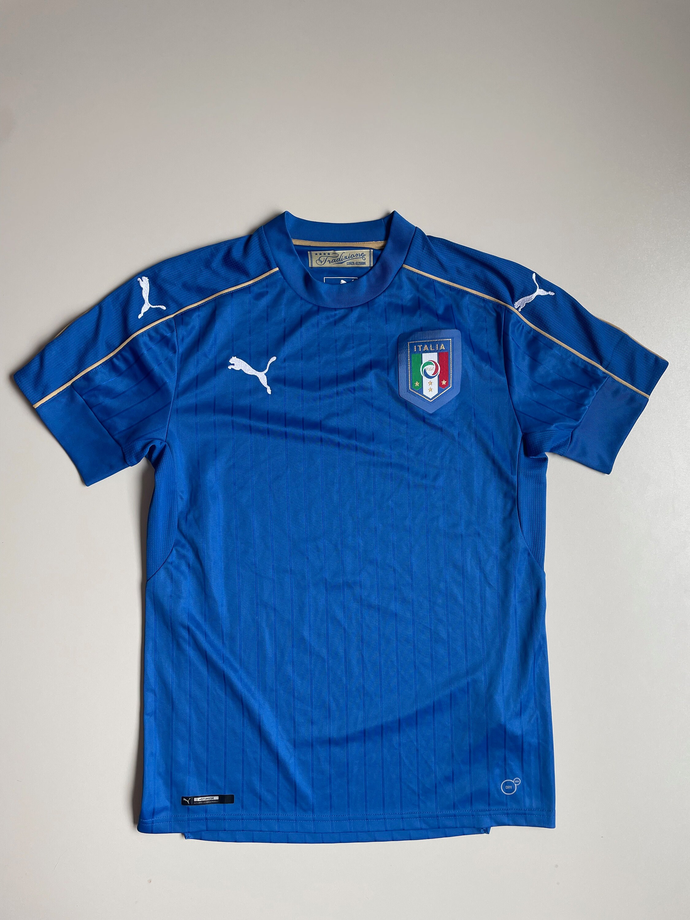 Esposito and his love for the Italy shirt: “It's the best jersey