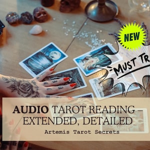 Op de afbeelding: Een tarotkaartlezing met kaarten met hemelse en mystieke beelden. De afbeelding bevat de tekst "AUDIO TAROT READING - EXTENDED, DETAILED" en "MUST TRY". De scène speelt zich af op een houten tafel met decoratieve elementen.