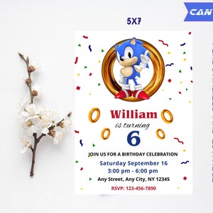 Op de afbeelding: Een 5x7 verjaardagskaart met Sonic the Hedgehog. De uitnodiging bevat de tekst "William wordt 6" met evenementdetails. Het ontwerp is gepersonaliseerd en bewerkbaar, met een Canva-logo.