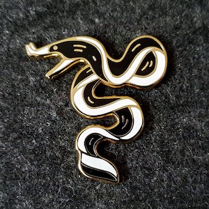 Ribbon Eel Hard Enamel Pin | 1.5&quot;
