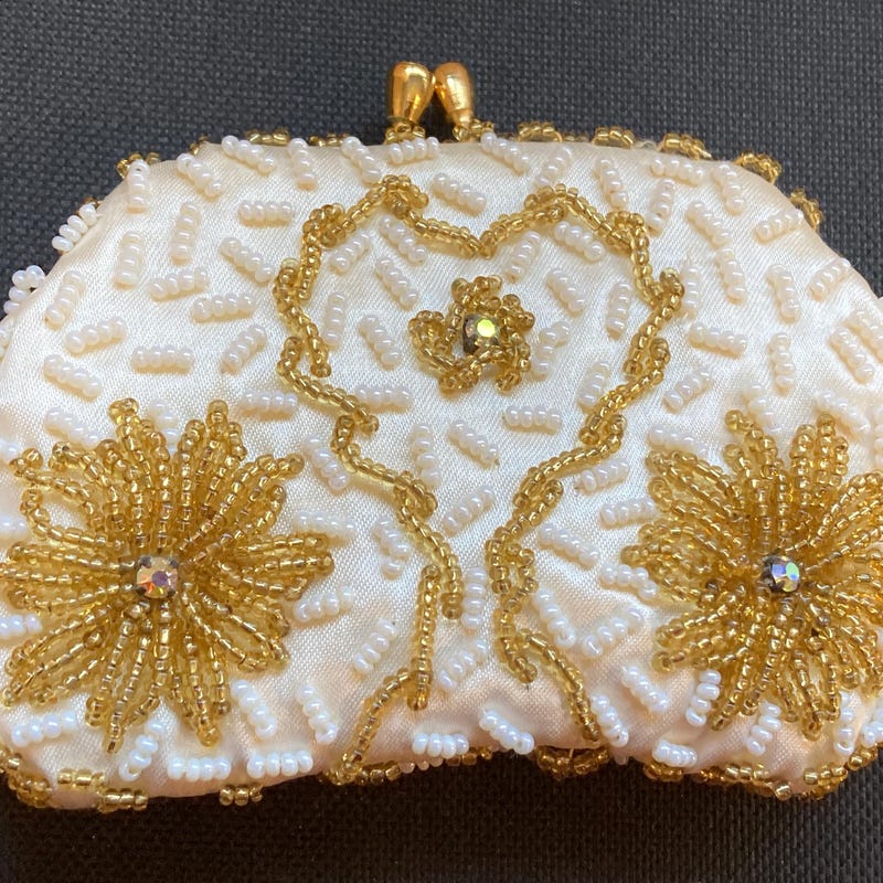 60s plastic beaded statement purse