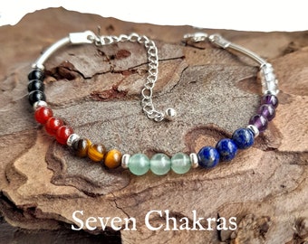 Delicada pulsera curativa de cristal de plata de ley 925 "Siete chakras" con las 7 piedras de chakra, tarjeta de significado espiritual, cadena extensora de 2"