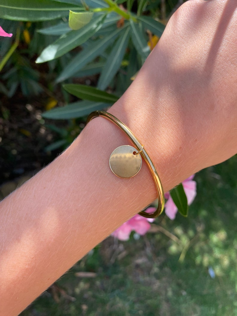 golden stainless steel bangle with charm rond simple