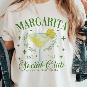 Margarita Social Club Png Cocktail png Tequila png Social Club Png Club per ragazze Addio al nubilato png Camicia alla moda Design Estate png, Sposa png