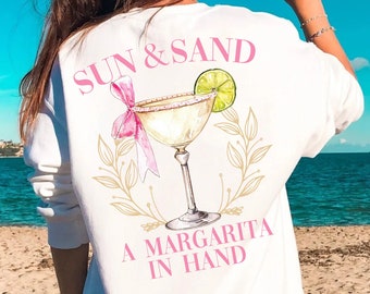 Sun Sand Margarita w dłoni Social Club Png Koktajl png Tequila png Social Club Png Klub Dziewcząt Wieczór panieński png Modny projekt koszuli Lato