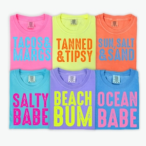 Sol PNG Paquete de vida de playa PNG Verano PNG Diseño de camiseta de verano de moda neón Playa angustiada PNG vagabundo de playa, chica del océano,