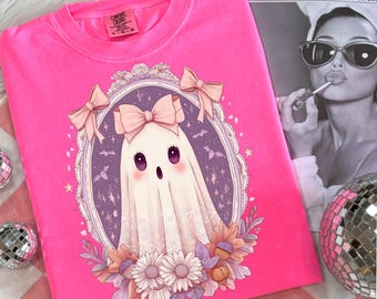 Fantasma fofo em PNG, design de sublimação para o Halloween com laços e flores, clipart feminino para a temporada assustadora, download digital para camisetas.