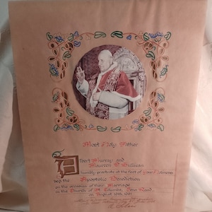 Raro BENEDIZIONE APOSTOLICA del 1961 di Papa Giovanni XXIII In Occasione Del Certificato Di Matrimonio. Timbro papale e firmato. 40 cm.