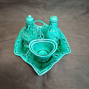 Rare Antique Wedgwood Green Majolica Cabbage Leaf Cruet Set