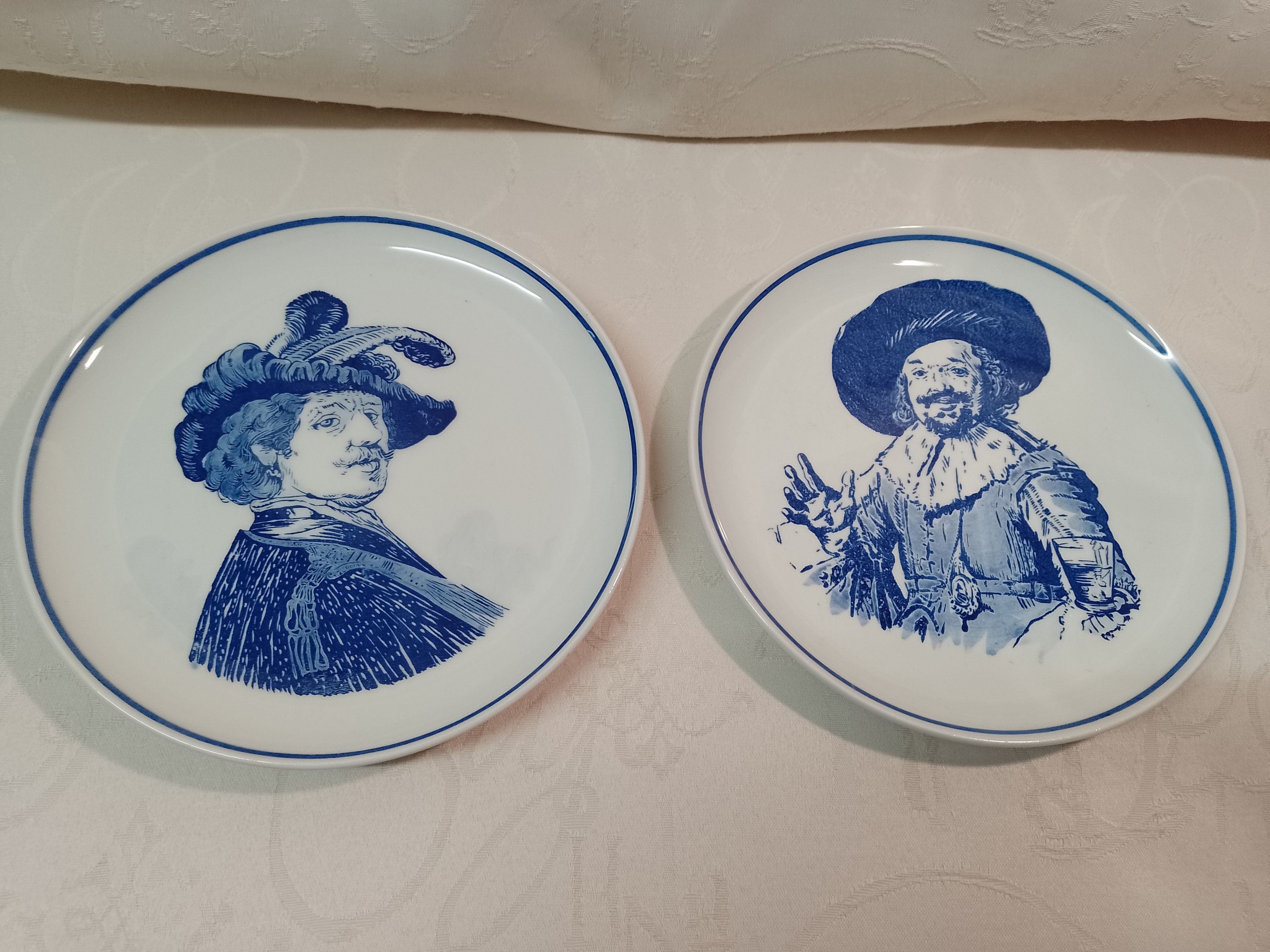 デルフトブルー　ゼニス窯　壁飾小皿　青花染付　花唐草　ゴーダ　オランダ製 Amazon.co.jp: デルフト陶器 デルフト焼 飾り皿 絵皿 壁掛 30cm
