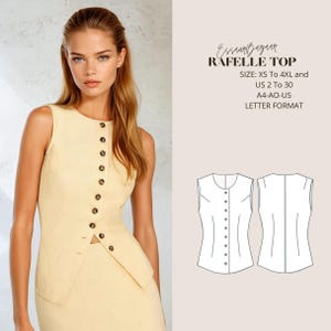 Peut inclure: Un haut sans manches jaune pâle avec une rangée de boutons marron sur le devant. Le haut est associé à une jupe assortie. L'image comprend également un dessin au trait du haut et le texte "RAFELLE TOP" et des informations de taille.