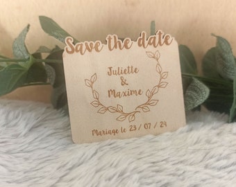 Magnet Save the Date personnalisé en Bois Gravé - Faire-part Mariage et Occasions Spéciales - Modèle Couronne de feuilles, Nature