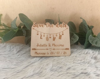 Magnet Save the Date personnalisé en Bois Gravé - Faire-part Mariage et Occasions Spéciales - Modèle Guirlandes Love Coeur