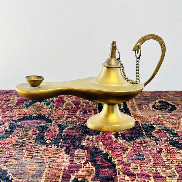 Vintage Brass Oil Lamp Genie Aladdin Style with Wick and Stopper Finely Detailed Made in India Excellent Used Condition Decorative Piece