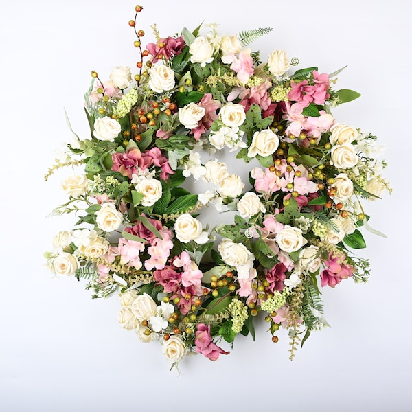 Corona de rosas y hortensias: decoración para puerta con forma de vid de 66 cm