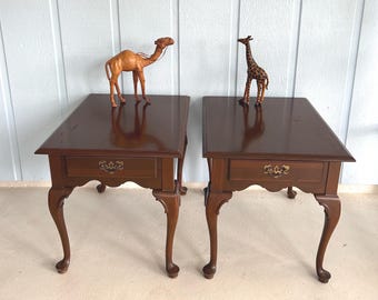 Par de mesas auxiliares ETHAN ALLEN - Mesitas de noche de cerezo macizo - Lámparas antiguas - Mesitas de noche antiguas - Patas estilo Reina Ana - Regalo personalizado