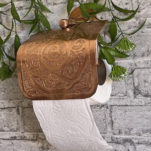 Suporte de papel higiênico de cobre gravado à mão – Decoração de banheiro vintage estilo marroquino – Suporte de toalha de parede