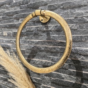 Elegant Engraved Brass Round Towel Holder – Premium Unlacquered Brass Design for Stylish Bathroom Storage