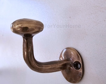 Vintage Brass Wall Hook for Elegant Home Décor - Antique Style Brass Hooks for Wall - Wall Mounted Vintage Design - Brass coat hooks