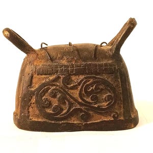 8.5 cm Old Burmese Bronze Cow Bell Burmese Bronze Brass Bell Mandalay? Rare. Collectible.