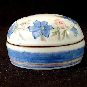 Clayworks Halifax NS Studio Pottery Lidded Trinket Box Floral 4"/10.5cm Canada