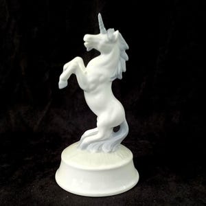 18 cm Porcelain White Unicorn Musical Figurine Vintage. Collectible. Very rare. Free Shipping.
