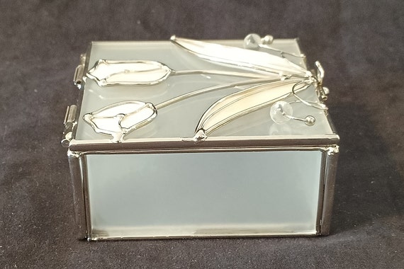 Square Jewelry Box made of Frosted Glass, Pearl T… - image 4