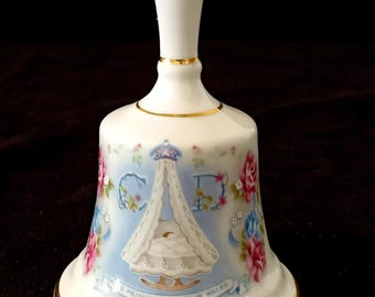 Glocke aus königlichem Staffordshire-Knochenporzellan zur Geburt von Prinz William, 1982, 4,3 Zoll (11 x 7 cm)