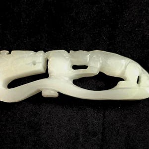 Gancho de cinturón antiguo chino de jade blanco, dinastía Qing, siglo XIX, dragón de nefrita tallado y chilong, Canglong Jiaozi, objeto de erudito, 9,5 cm