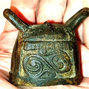 4.5 cm Old Burmese Bronze Cow Bell Burmese Bronze Brass Bell Mandalay? Rare. Collectible.
