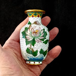 10.5 cm Chinese Cloisonné Vase with Flowers, White Enamel on Brass.