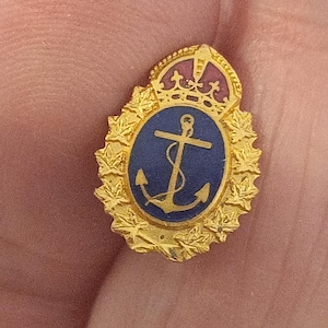 13 mm Royal Canadian Navy, Kanadische Kräfte Schraub-Ohrringe auf Original Karte. Sterling signiert. Sehr Selten. Sammlerstück.