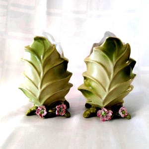 Pair Vintage Seto Ware Leaf Vases with Applied Blossoms, Made in Seto Japan Mark, Showa Era Porcelain Bud Vases 12.5 cm, Green Luster