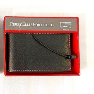 Perry Ellis Portfolio Herren Geldbörse aus echtem schwarzem Leder für Kreditkarten Double Fold Wallet - In Originalverpackung. Neu.