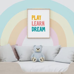 Spelen leren dromen, prachtige posterkunst aan de muur, kinderposterontwerp, schoolmuurkunst, bord laten spelen, direct downloaden.