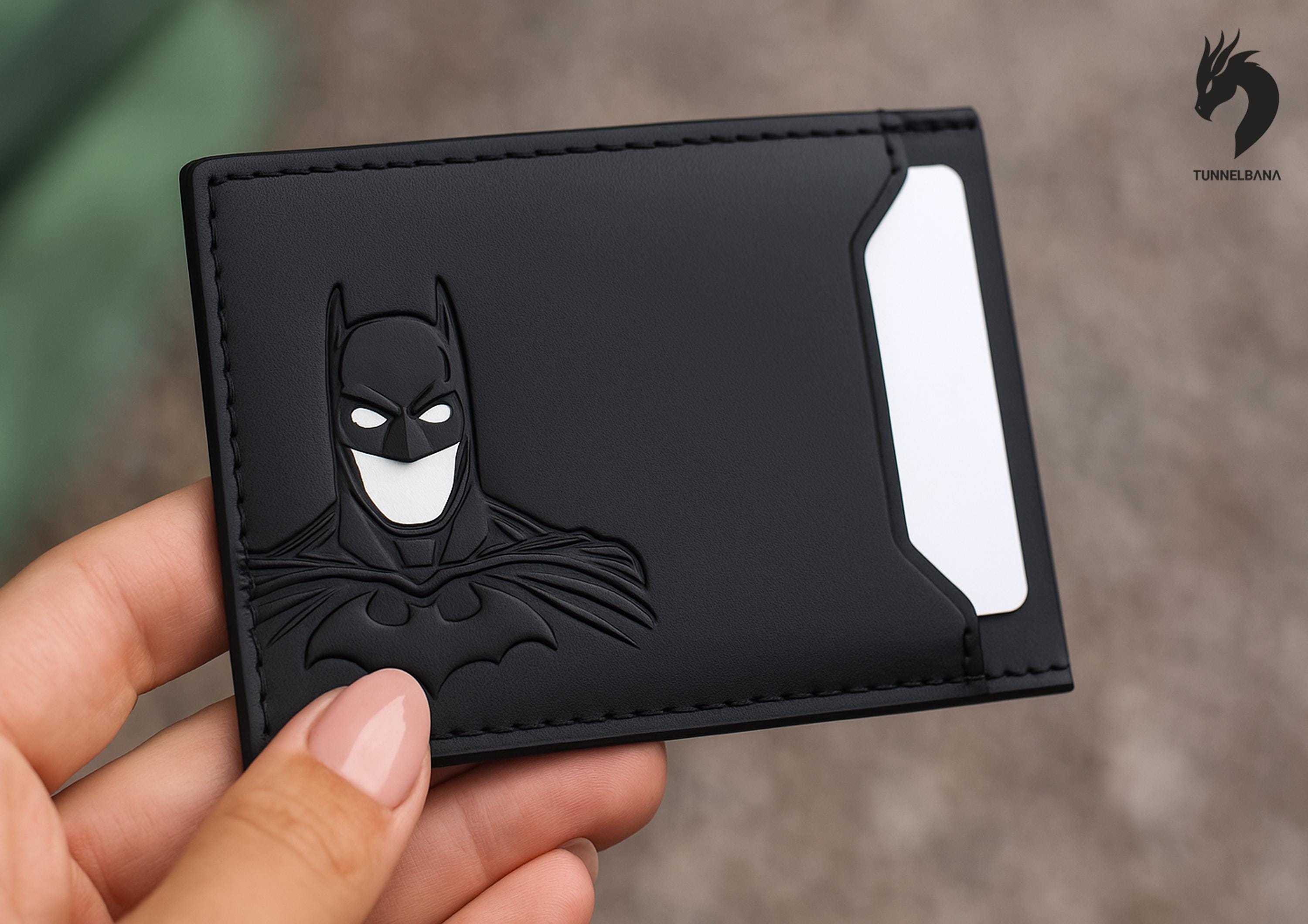 バットマン ブラックレザーウォレット - バットの刻印入りコンパクト