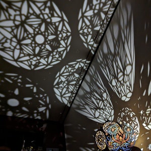 Mystic Lightworks &lt;&gt; Of Life &lt;&gt; Geometric Decorative Lighting, Dodecahedron Shadow Lamp, 3D Wood Art, Desktop Lamp