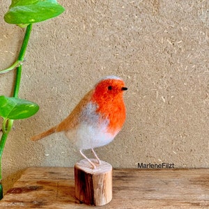 Robin felted image 1