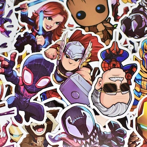 100 Superhero Videospiel Anime Cartoon Vinyl Stickers Pack Wasserdicht für Hydro Flask, Auto, Laptop, Skateboard, Koffer, Fahrrad, Snowboard