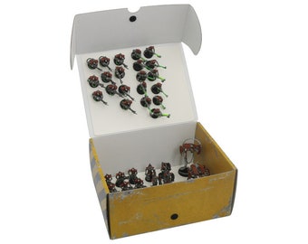 Half-size Medium Box with two plates for magnetically-based miniatures