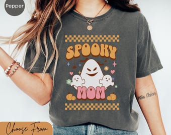 Maglietta Spooky Mom Comfort Colors, maglietta retrò con fantasma di Halloween, graziosa maglietta con grafica autunnale, maglietta vintage tinta in capo per mamme
