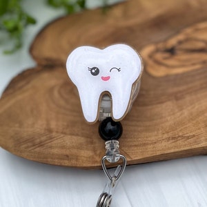 Smiling Tooth Badge -  UK