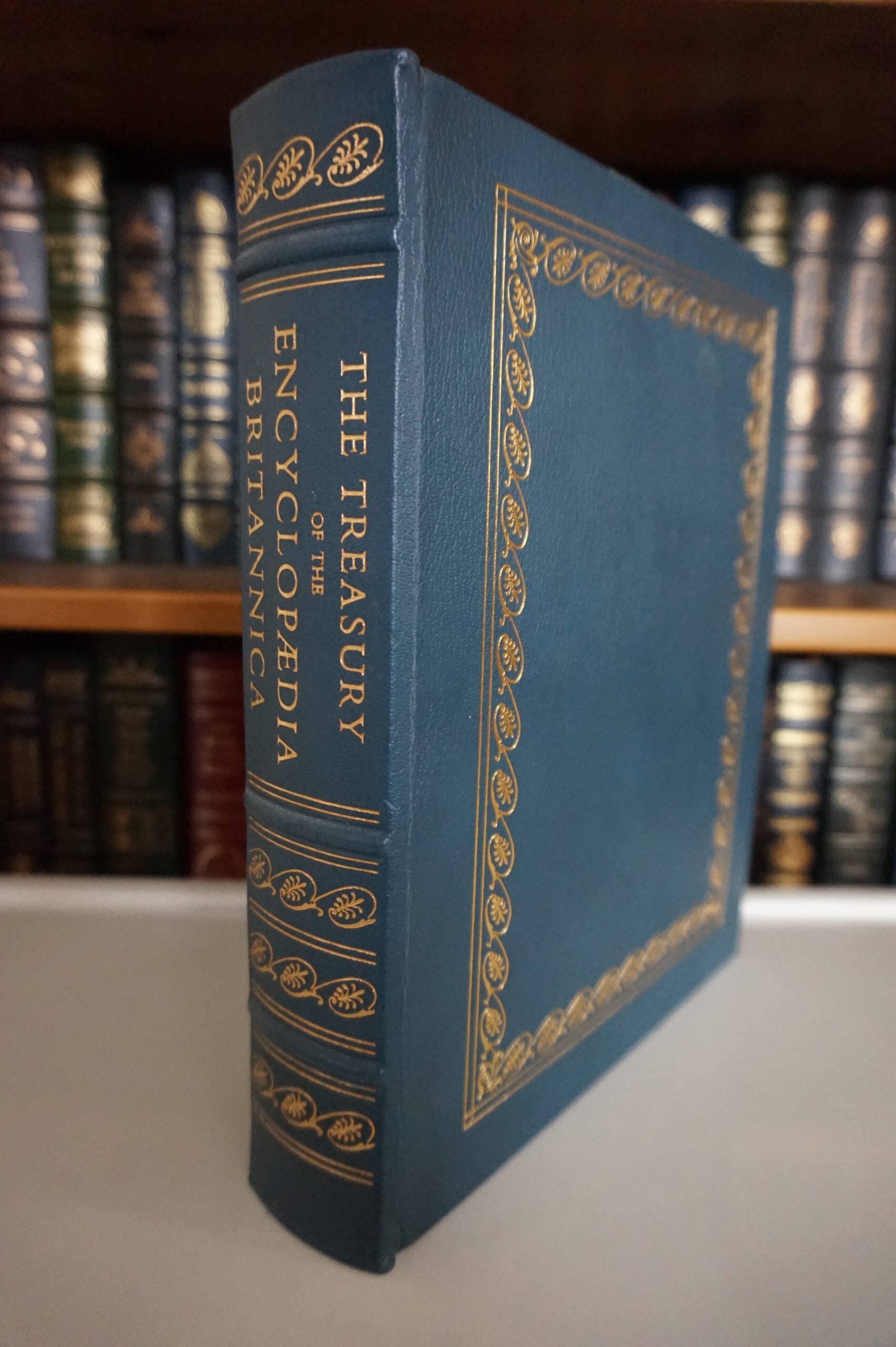 The Treasury of the Encyclopaedia Britannica by JFK, Albert Einstein, Sigmund Freud, Leon Trotsky, etc. - Leather-Bound Gilded Edition