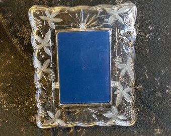 Mikasa Garden Terrace 5x7 Glass Picture Photo Frame Floral Berries