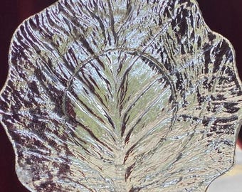 Set of 4 small Vintage Christmas Clear Acrylic The Leaf Serving Plate/Bowl USED