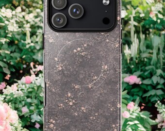 Capa para iPhone MagSafe com Detalhe de Flor Romântica em Renda Cinza - Capa Coquette para Celular - Flint Veil